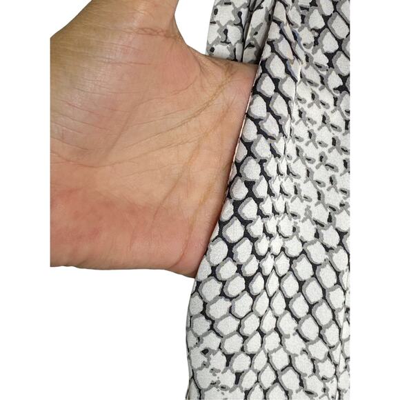 Michael Kors Womens Trouser Pants Joggy Style Snake Pattern Pockets Gray Size M - Picture 8 of 10